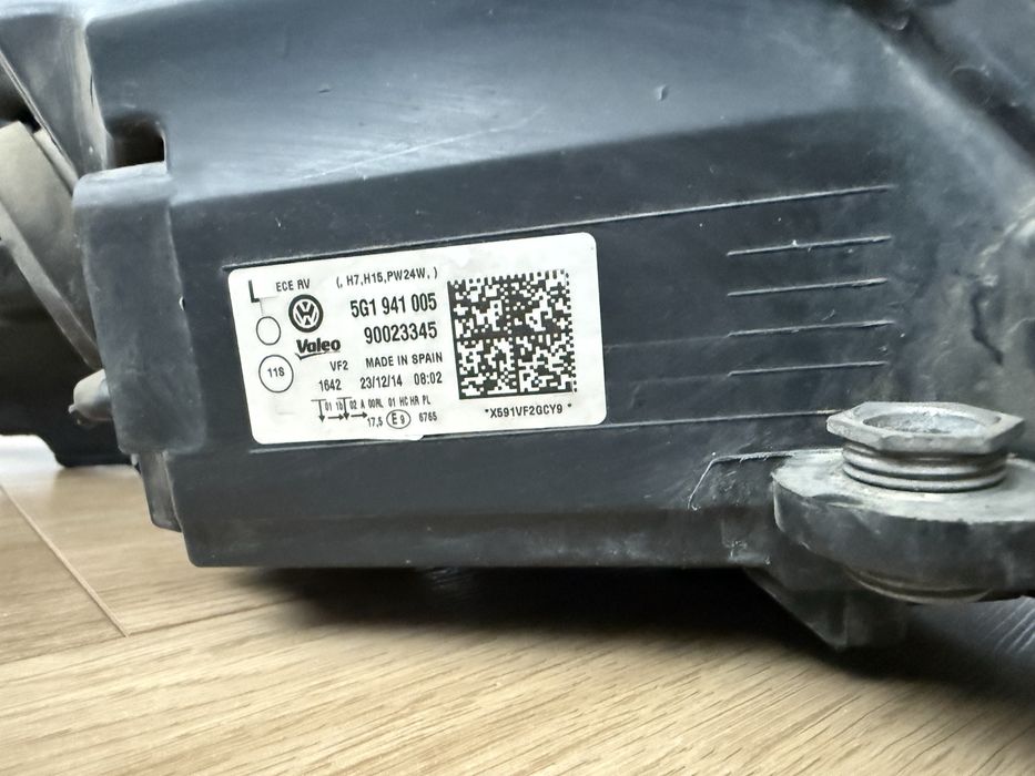 Far stanga dreapta halogen VW Golf 7 2014-2017