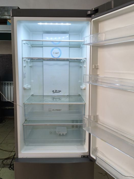 Холодильник Haier и морозильник