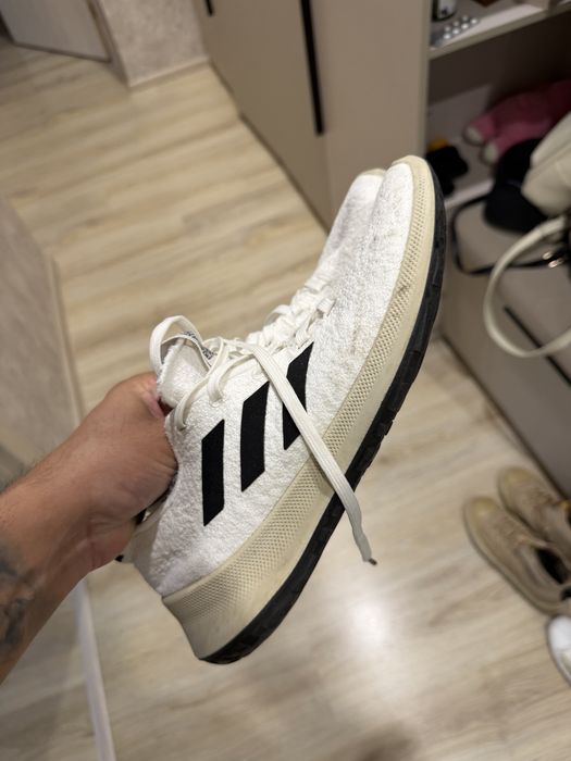 Кроссовки adidas