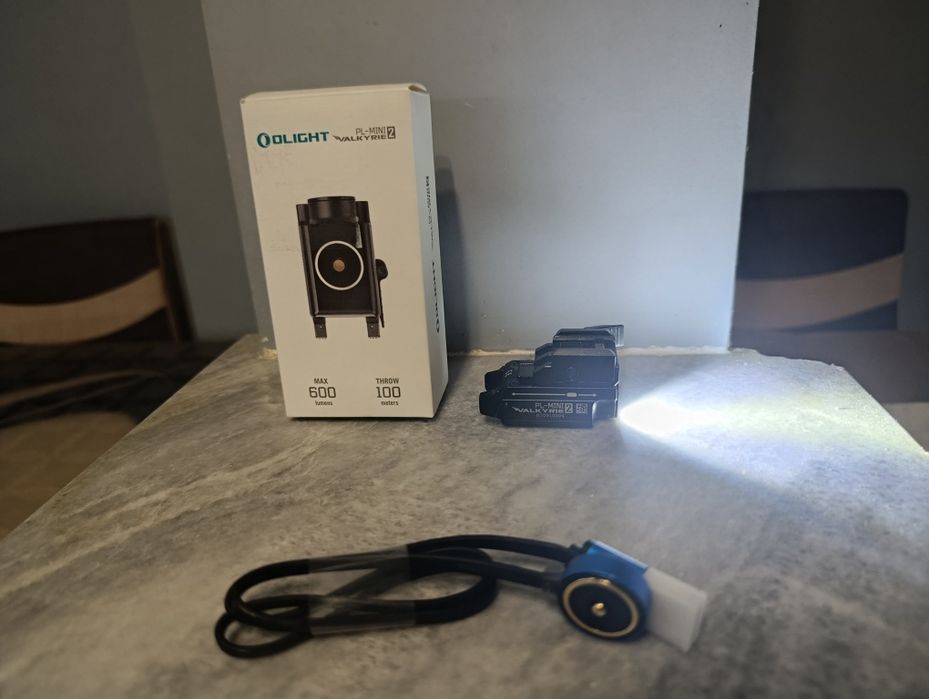 Пистолетен фенер Olight PL mini 2