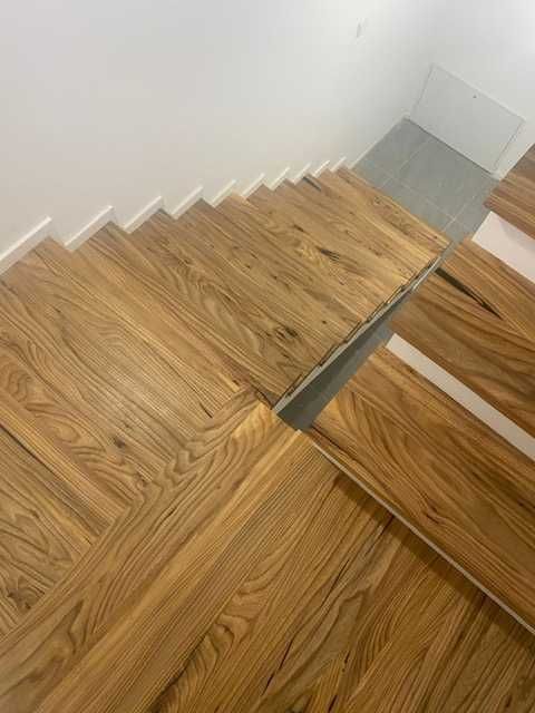 Vand 1/2 duplex ,  str. S . Barnutiu  . cartier nou