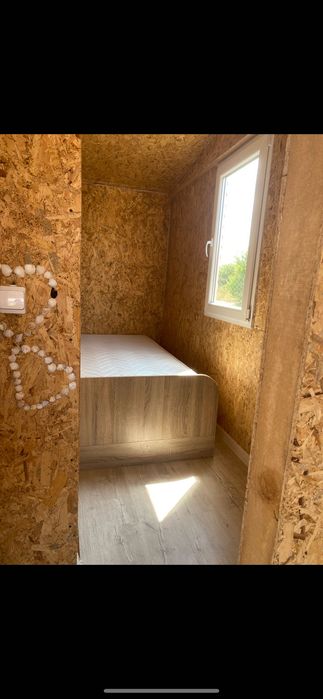 Продавам Каравана на морето с изграден навес