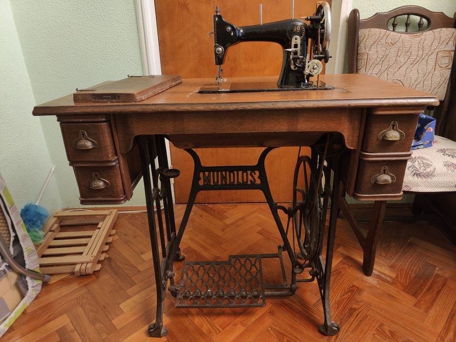 Masina Cusut Mundlos Singer Functionabila