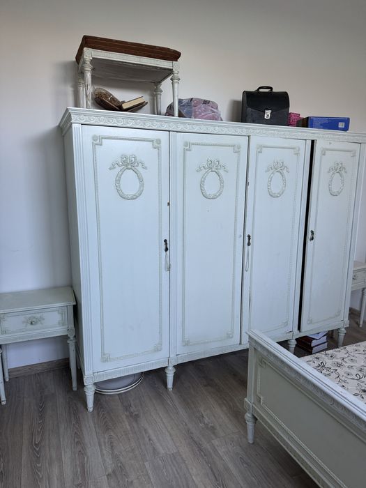 Спальный гарнитур