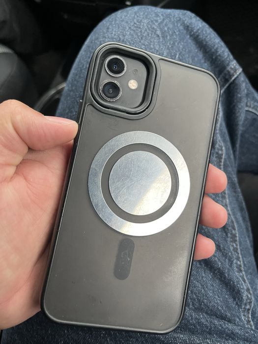 Продам iPhone 11