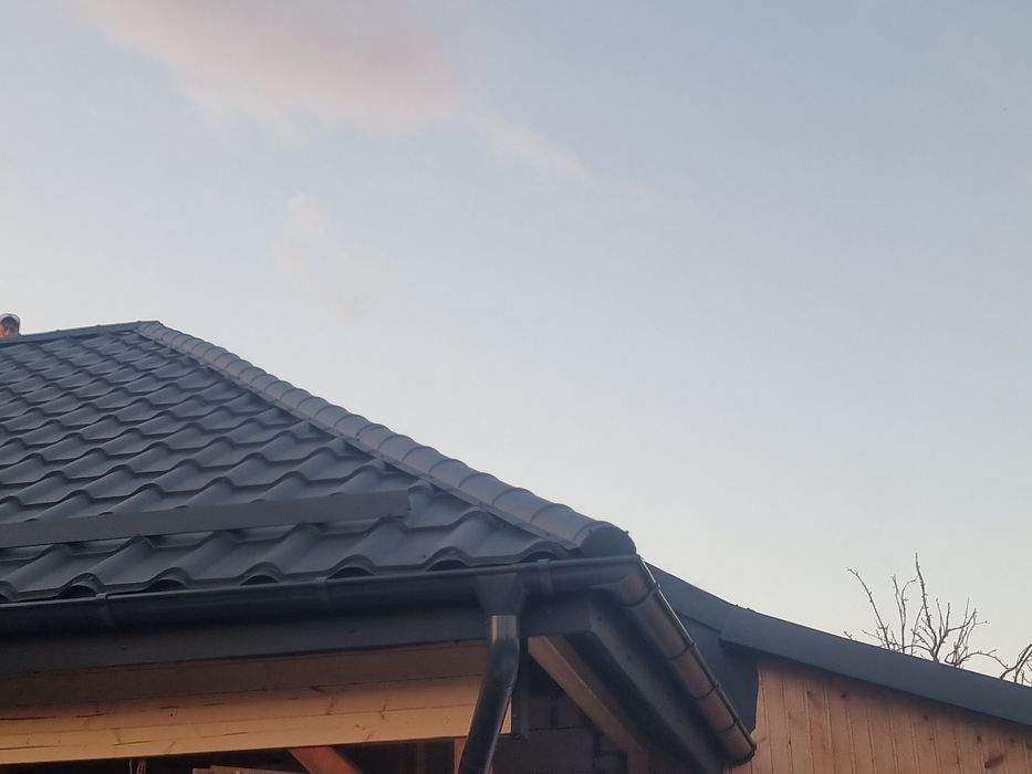 Executam acoperisuri servicii de reparatii acoperis, reparatii la urg