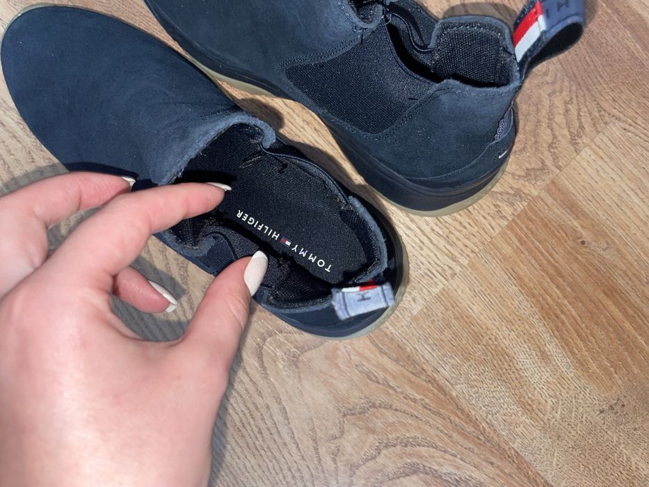 Обувки на Tommy Hilfiger