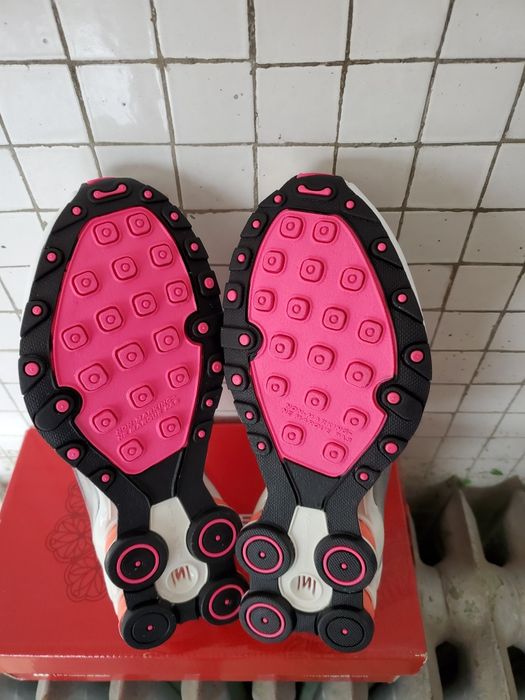 Adidași NIKE AIR, noi, originali, albi-roz, de dama