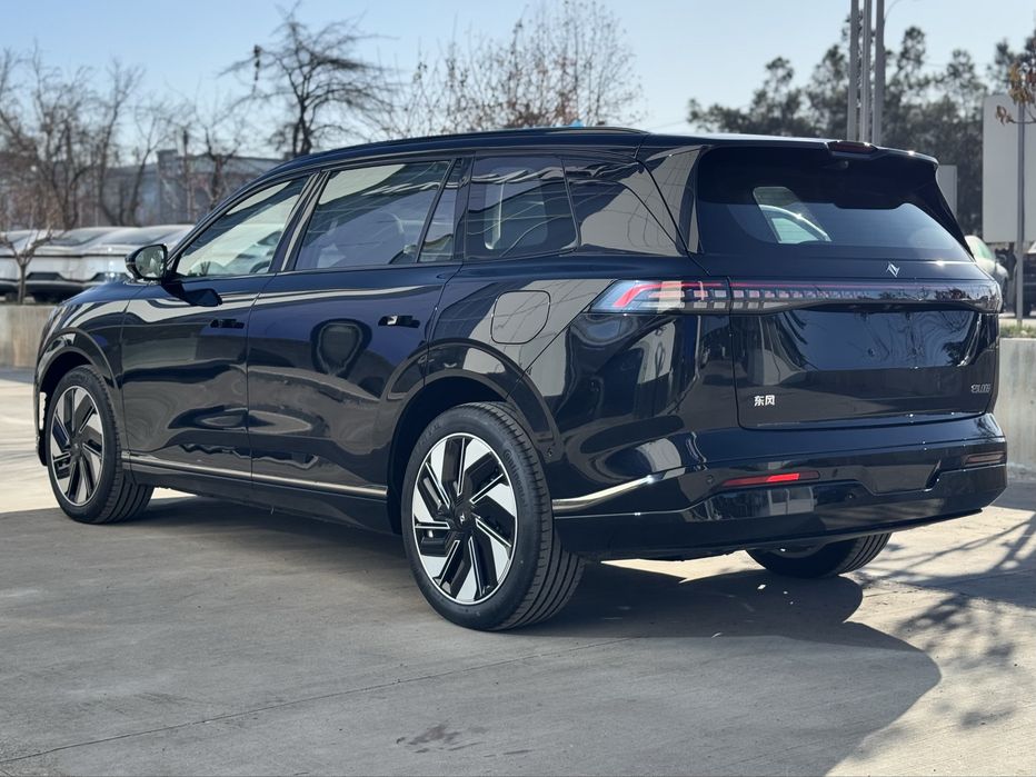 Dongfeng EP008 636 KM EV ULTRA