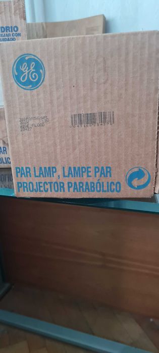 Прожктори за освтление на басейн