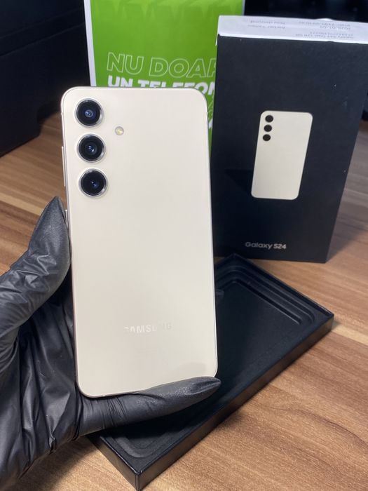 Samsung Galaxy s24 • 128 GB • Amber Yellow