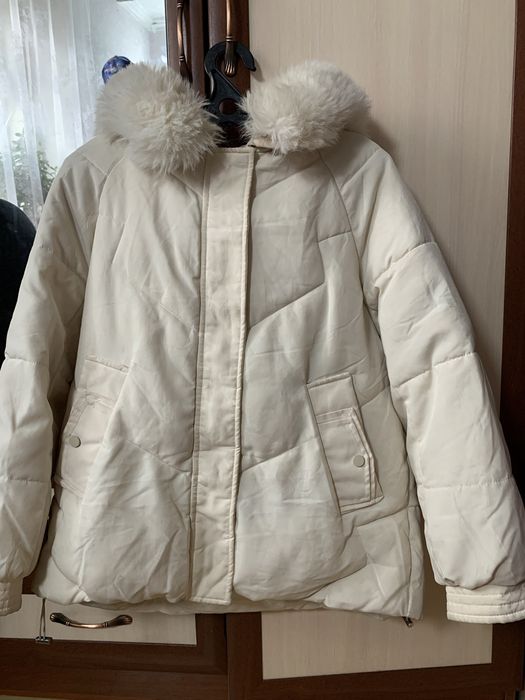 Продам куртку 3000