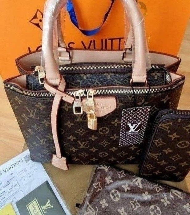 Set 3 articole LV,model office,curea detasabila umăr, saculet, etichet