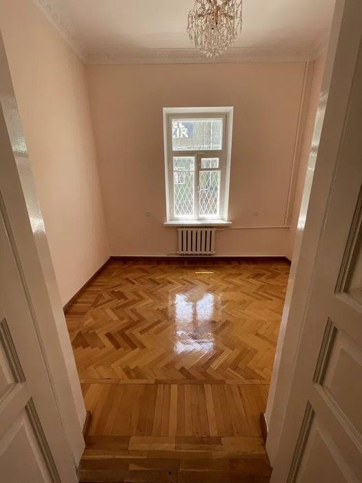 Сдается участок Мирабадский район, можно под офис ( н662 )