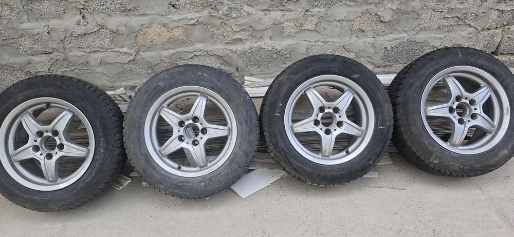 Комплект зимних шин