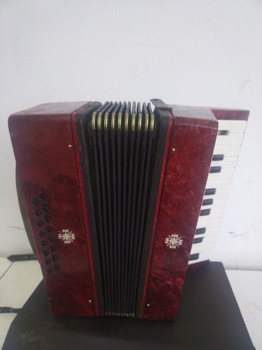 Детски акордеон 16 баса КРЬЗАЧОК със етикет произведен в СССР