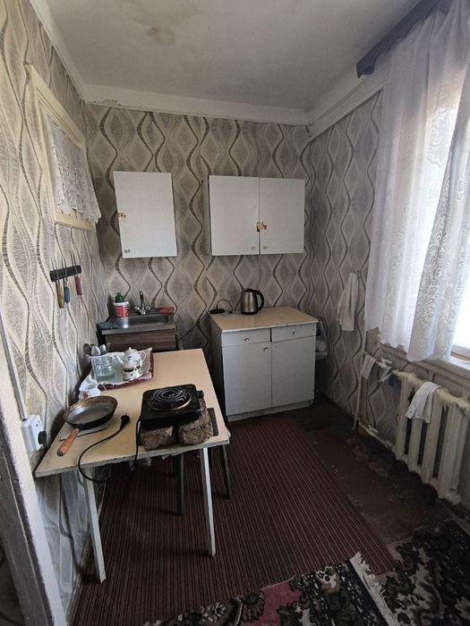 Продам 2-х комнатную НЕ ДОРОГО. Спутник. Дерево