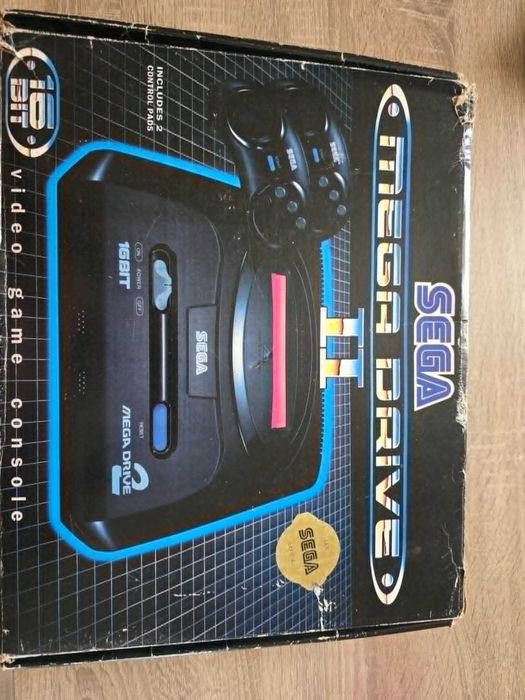 Sega Mega Drive 2 + игри