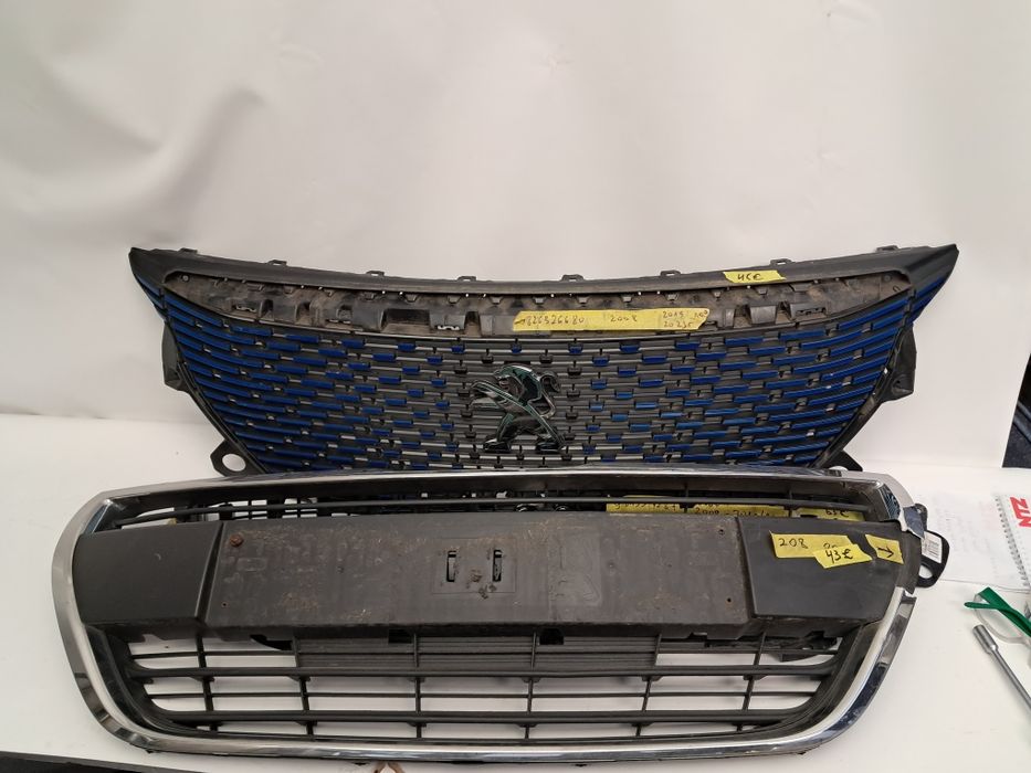 Грил решетка Peugeot 208 Peugeot 2008 2016/24 г