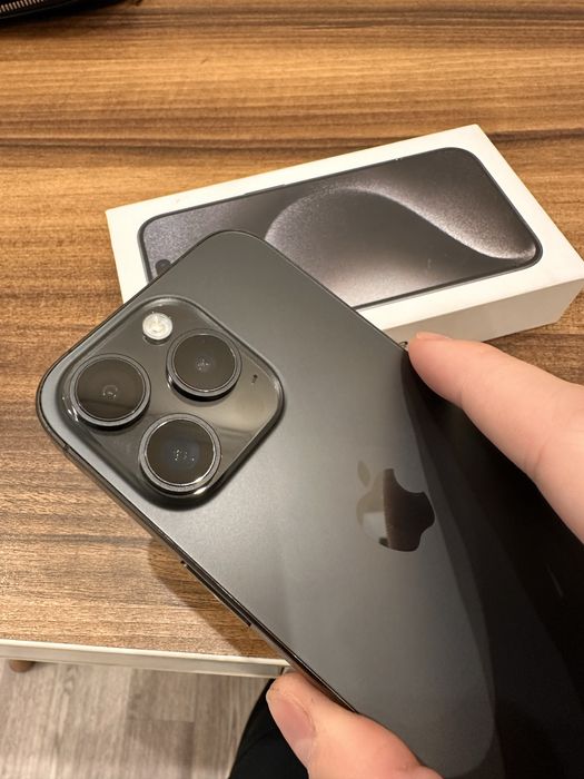Продаю айфон 15 про 256 гб