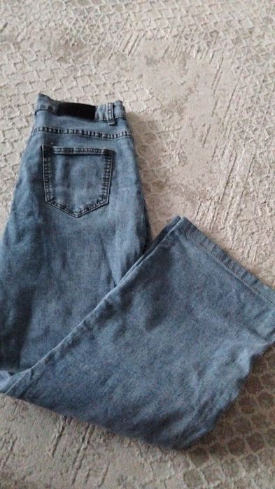 Джинсы новые и платья