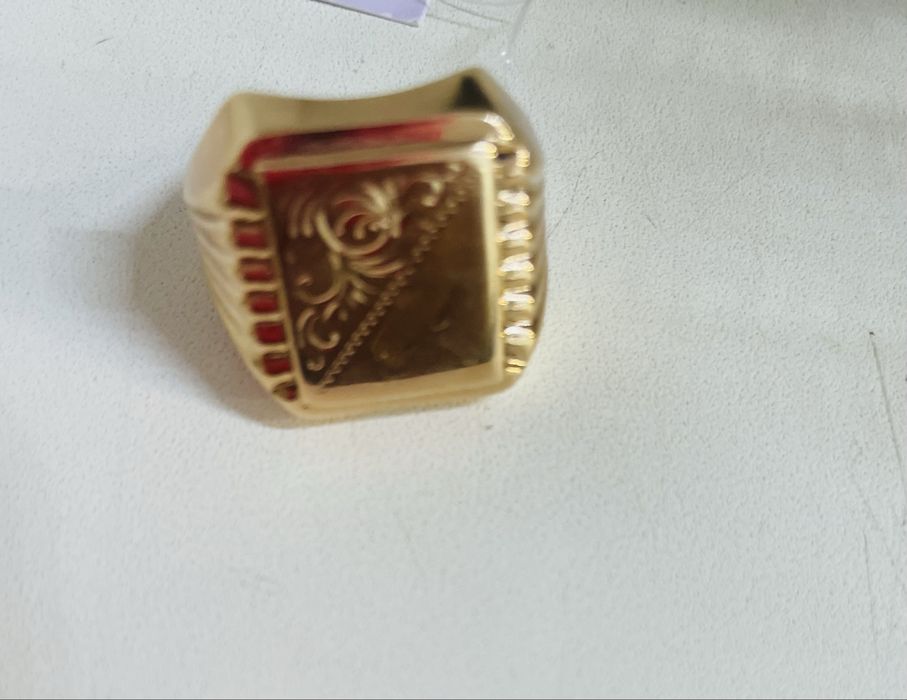 Продам золотые изделия