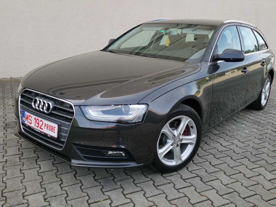 AUDI A4/S line/Bixenon/Navi/Cutie automata