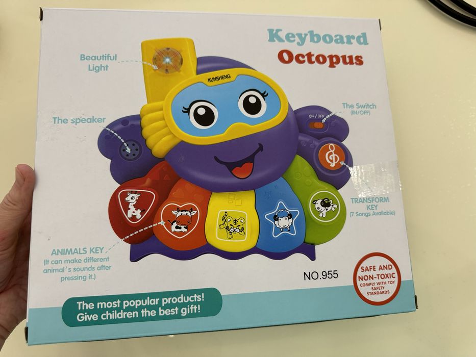 Музыкальная игрушка клавиатура