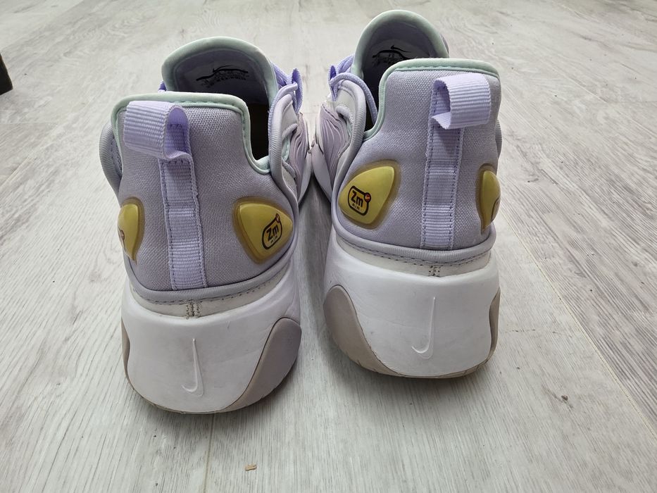 Nike Wmns Zoom 2K 42номер