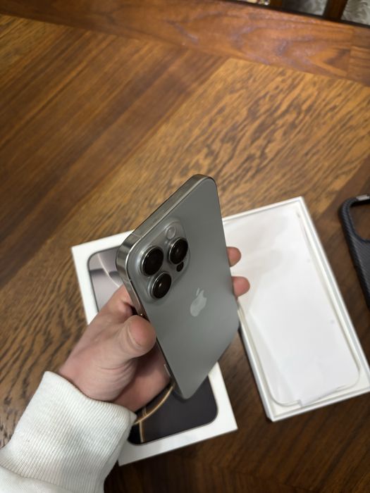 Iphone 16 pro max 256 gb срочно идеал