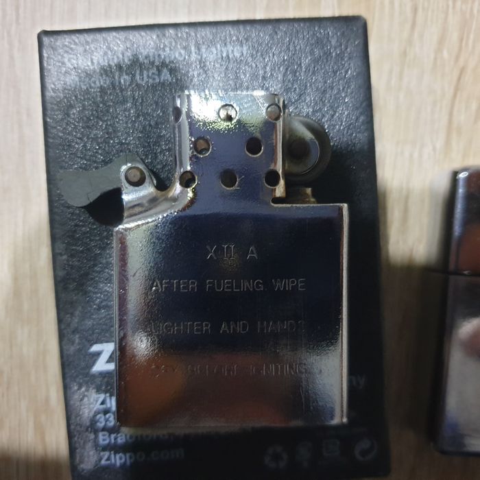 Bricheta ZIPPO Century Eagle