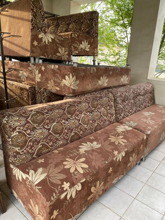 Продаются диваны.