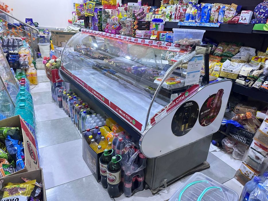 Витриный холадильник