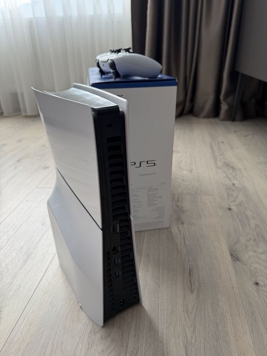 Vand Ps5 cu garantie disk+digital version cu 2 controlere + fc25