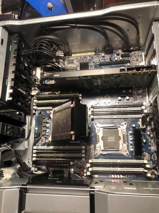 Unitate HP Workstation Vizrt Z840 + Monitor Sony Vaio