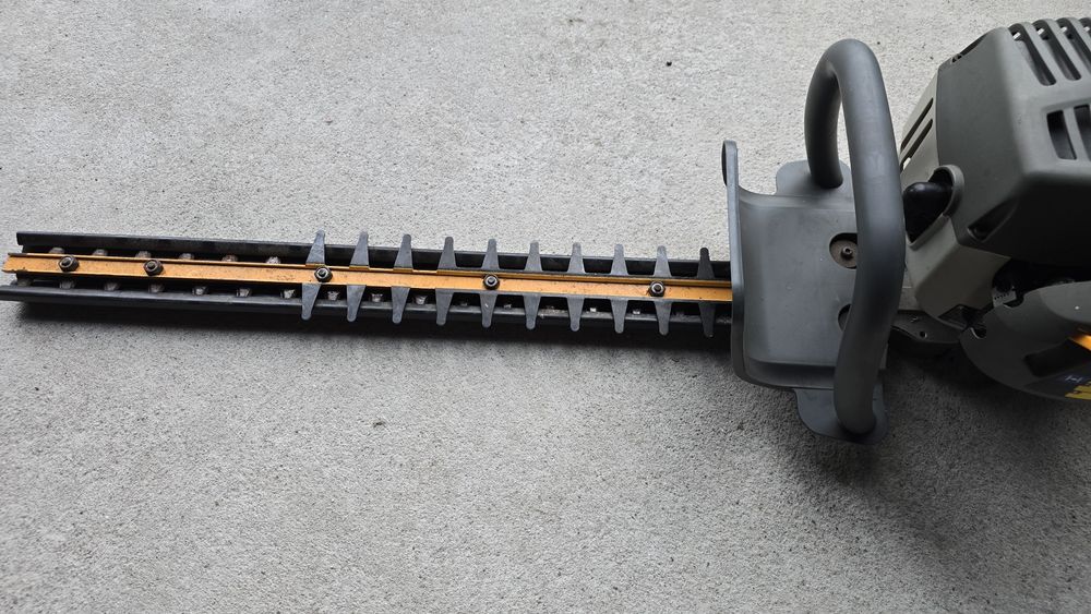 Trimmer Foarfeca gard viu Ryobi benzina