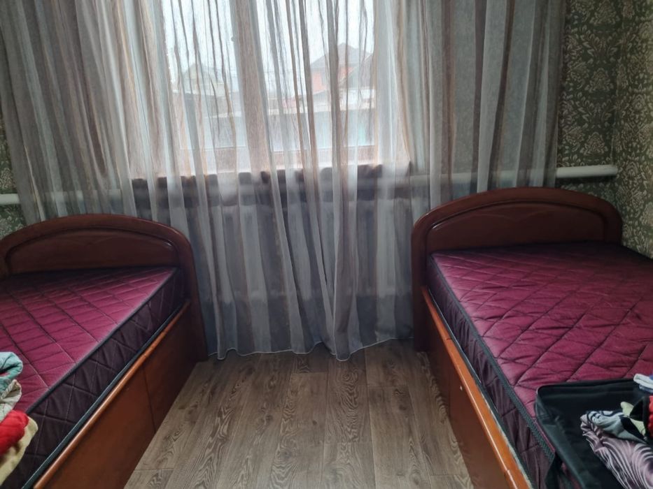 Деревянные кровати с новым матрасом