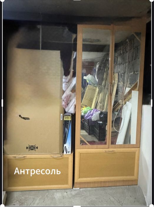 Продам шкаф в прихожую.