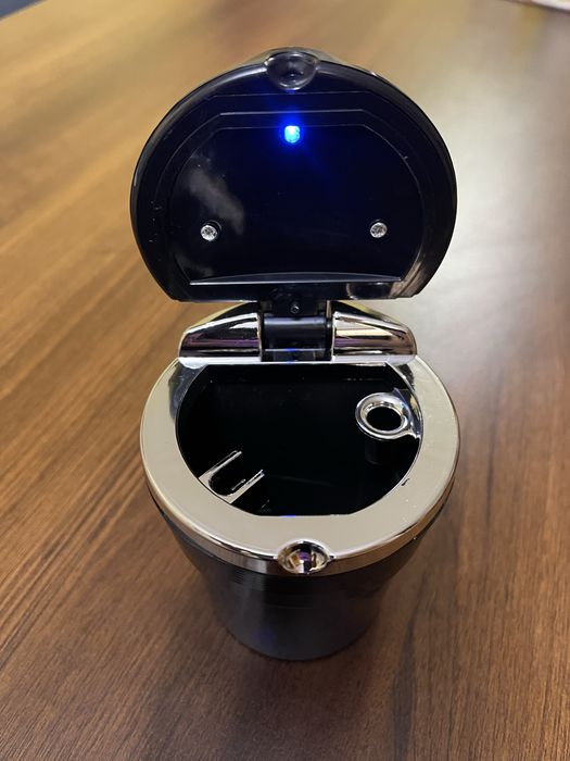 Пепелник за кола