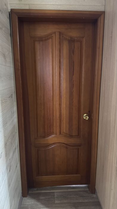 Продам межкомнатные деревянные двери
