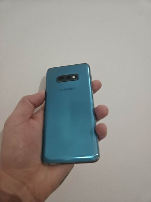Vand Samsung S 10 E 128 GB impecabil