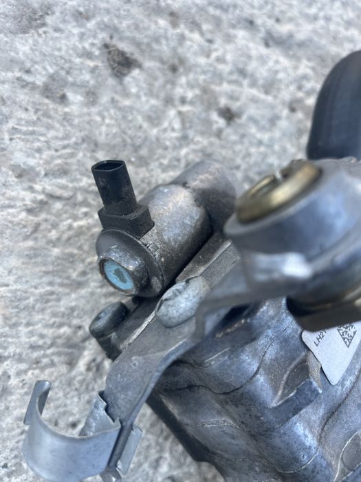 Хидравлична помпа бмв ф10 ф11 530хд хидравлична помпа bmw f10 f11 530d