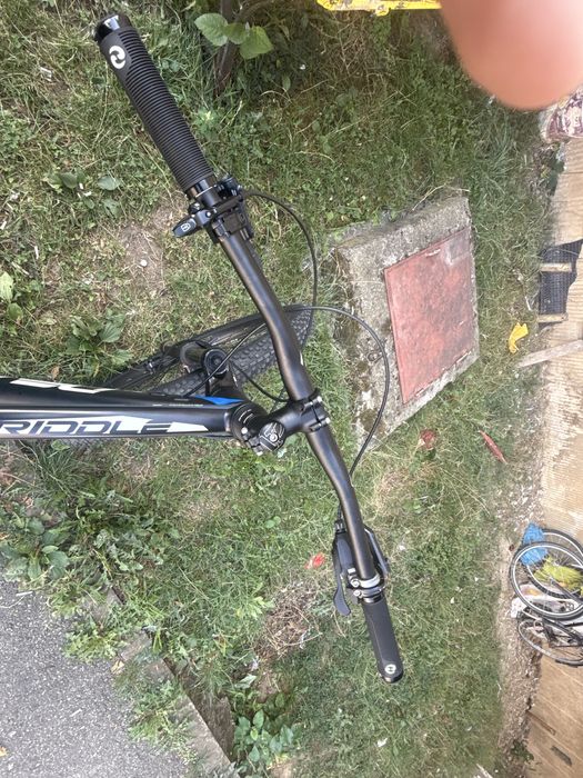 Vand bicicleta devron cu suspensi bune etc