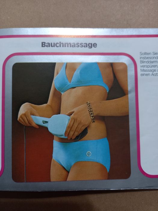 Прекрасен немски масажор с 9 преставки и стойка метален