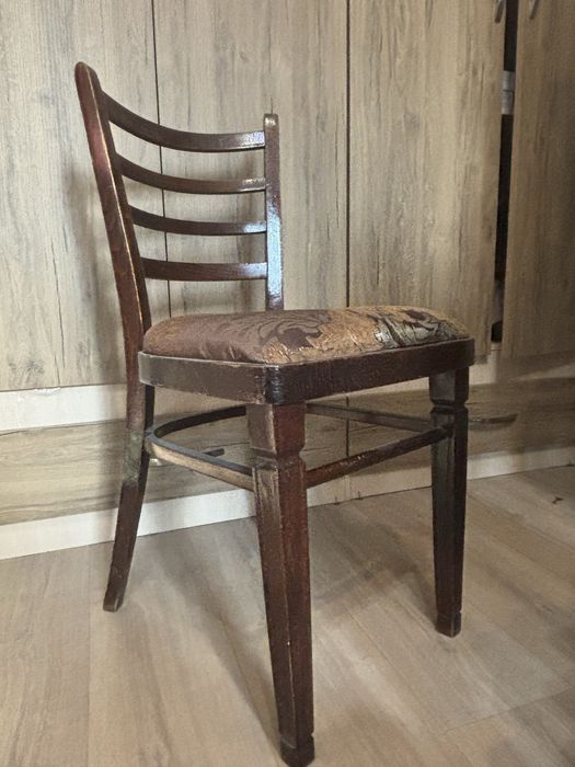 Стулья деревянные