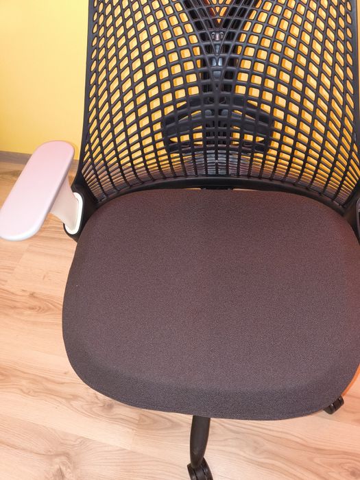 Vând scaun birou sayl Herman Miller