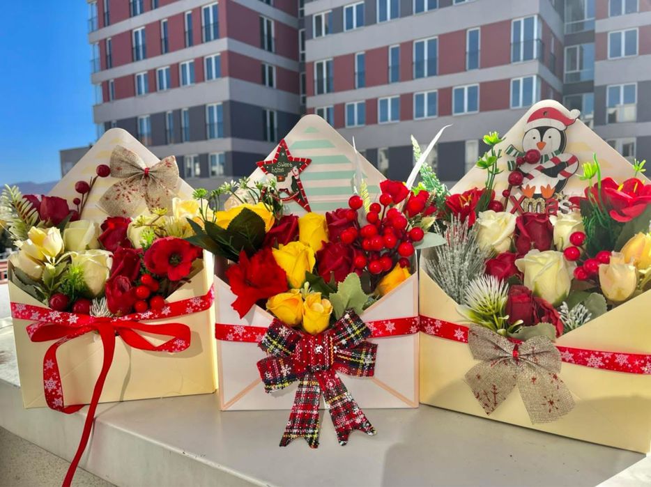 Букети от сапунени рози и изкуствени цветя