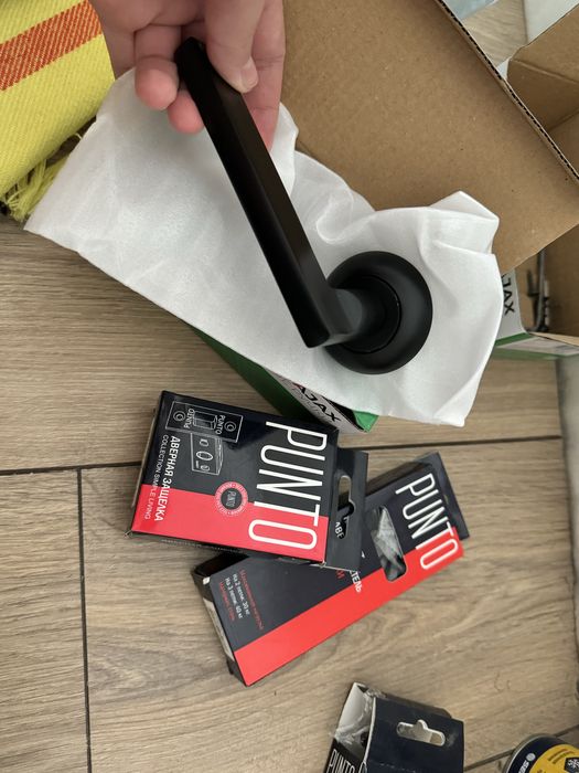 Продается межкомнатная дверь.