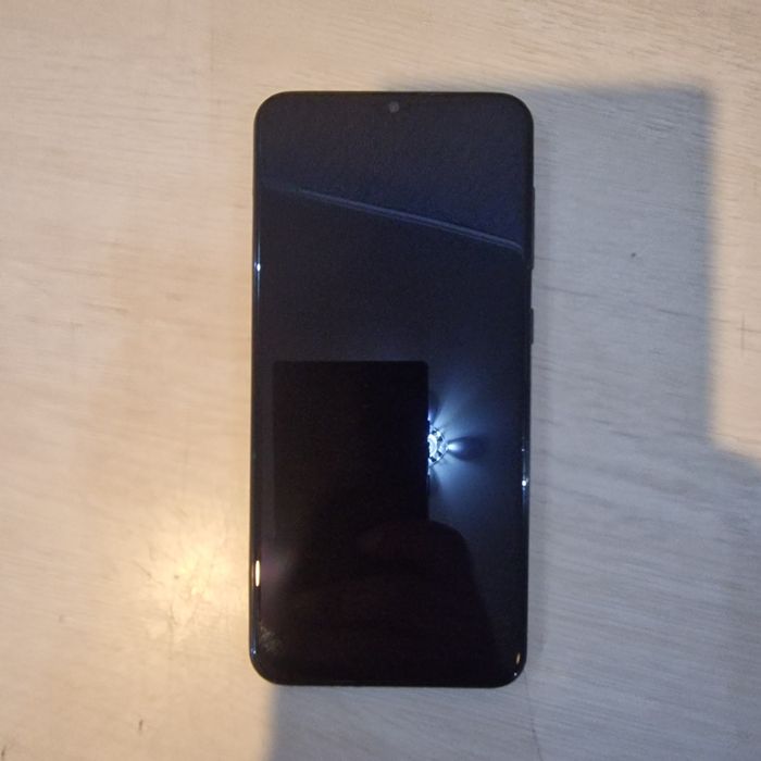 Продам Samsung galaxy A30s.