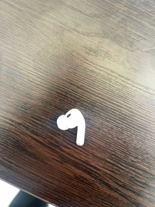 Оригинал 100%. Правый с кейсом. AirPods Pro 2, акт шумоподавление ANC